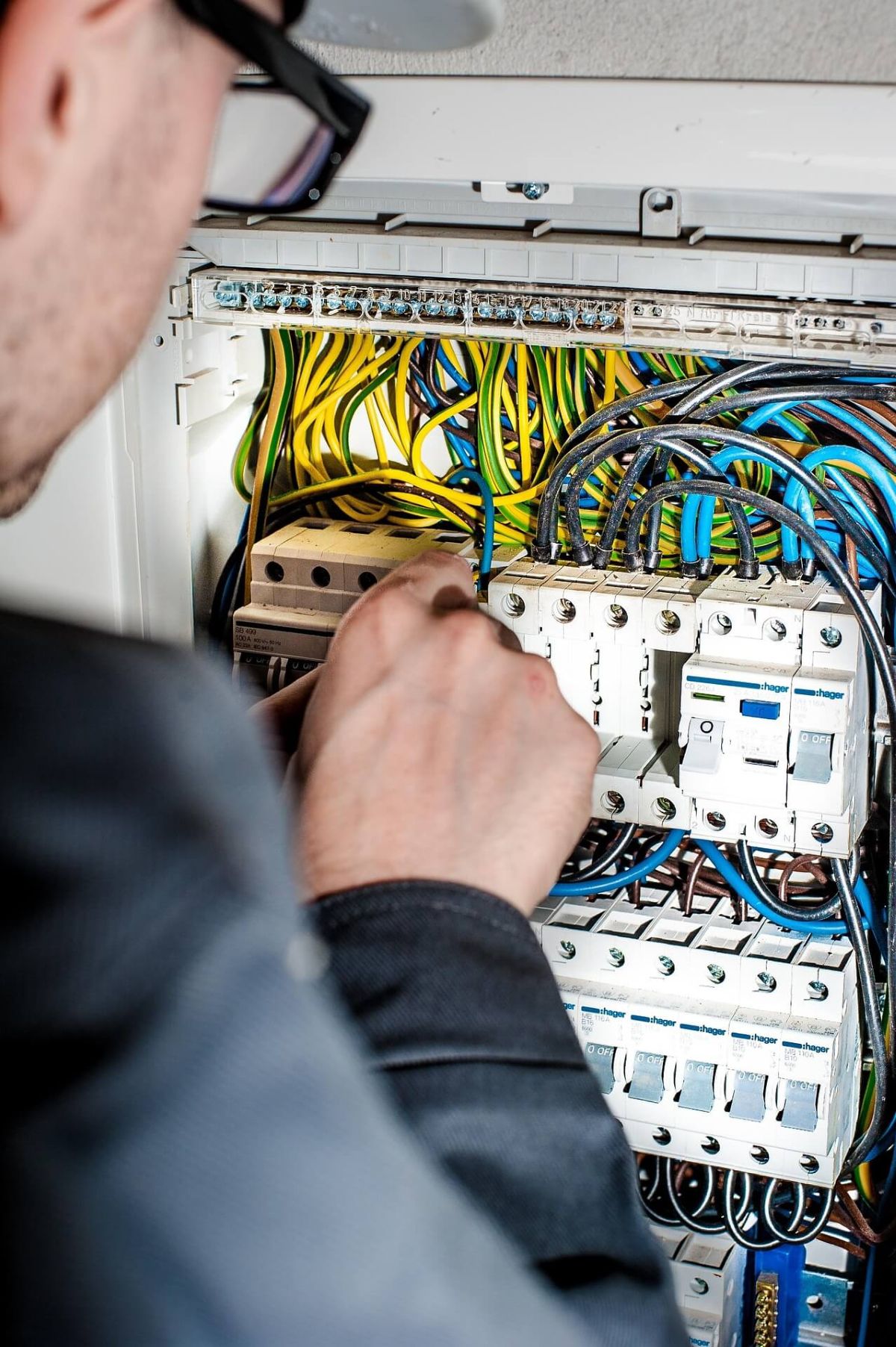 mand justere elektricitet