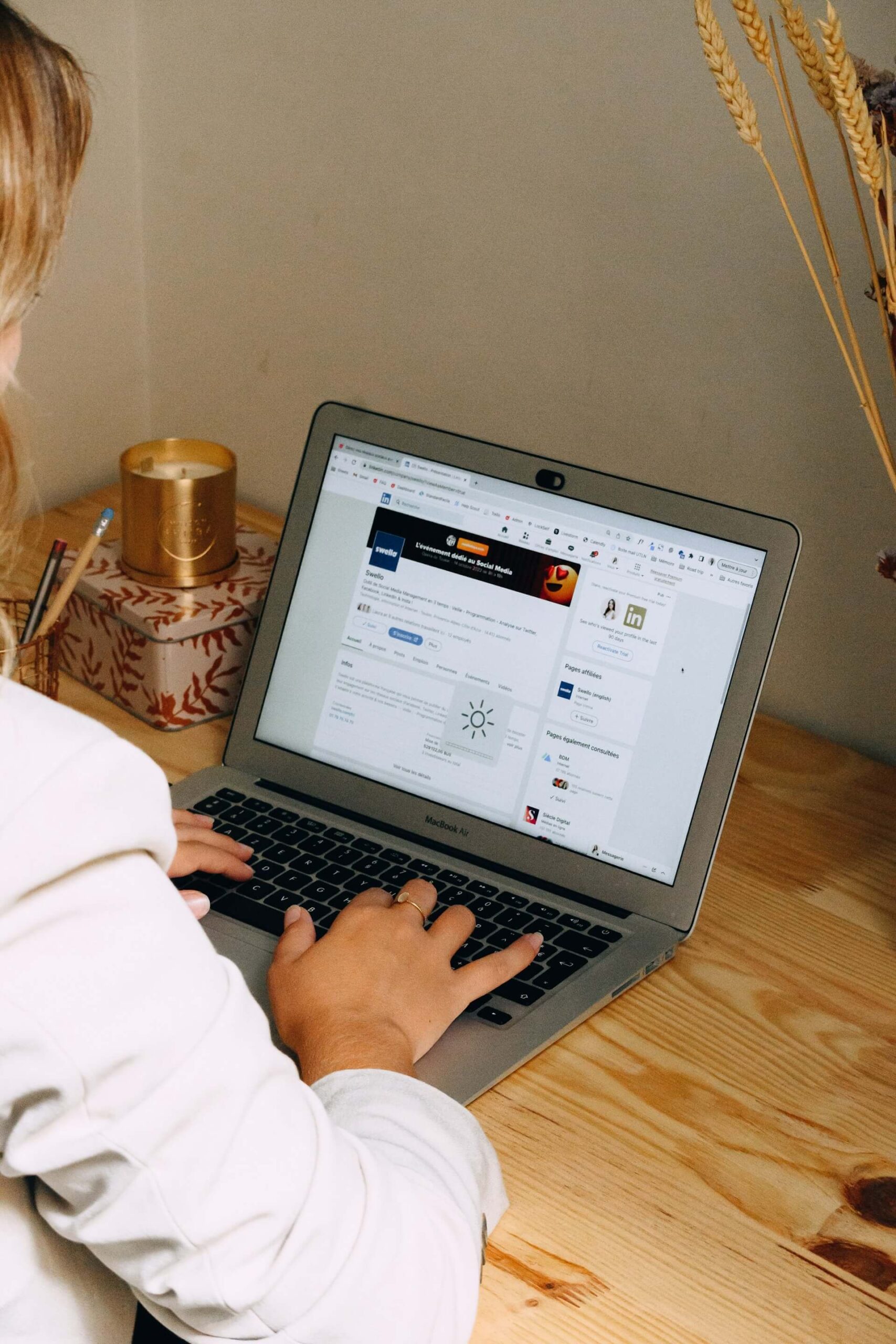 LinkedIn på computer