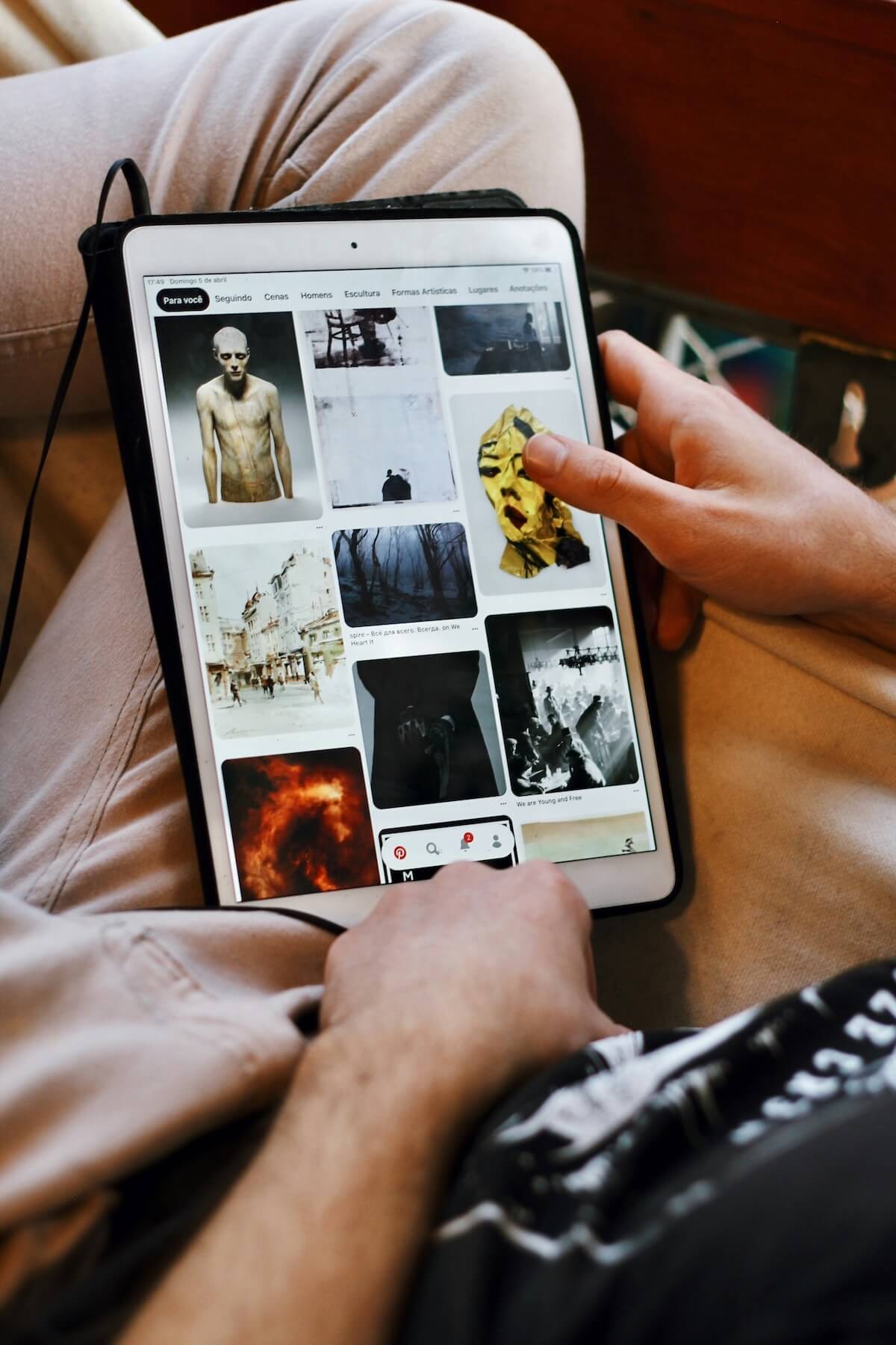 Pinterest research på tablet